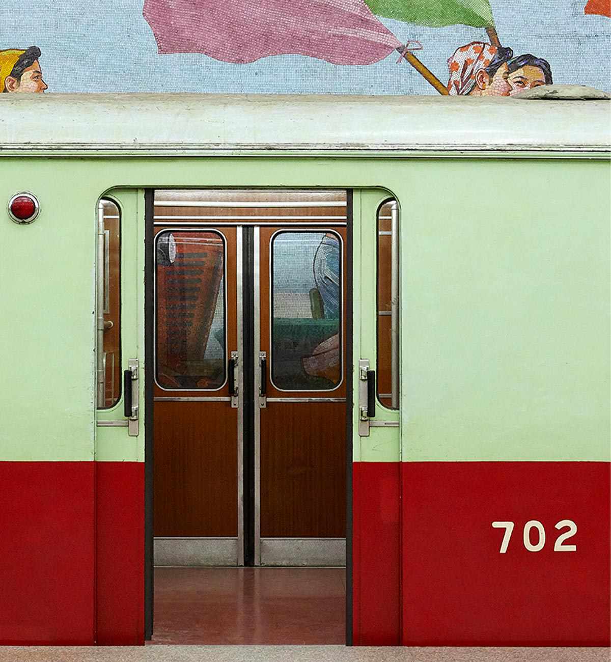 Dave Kulesza - U-bahn Carriage - Image 3