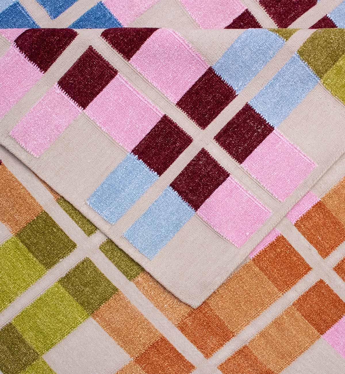Viva Plaid Dhurrie in Multi - Image 13