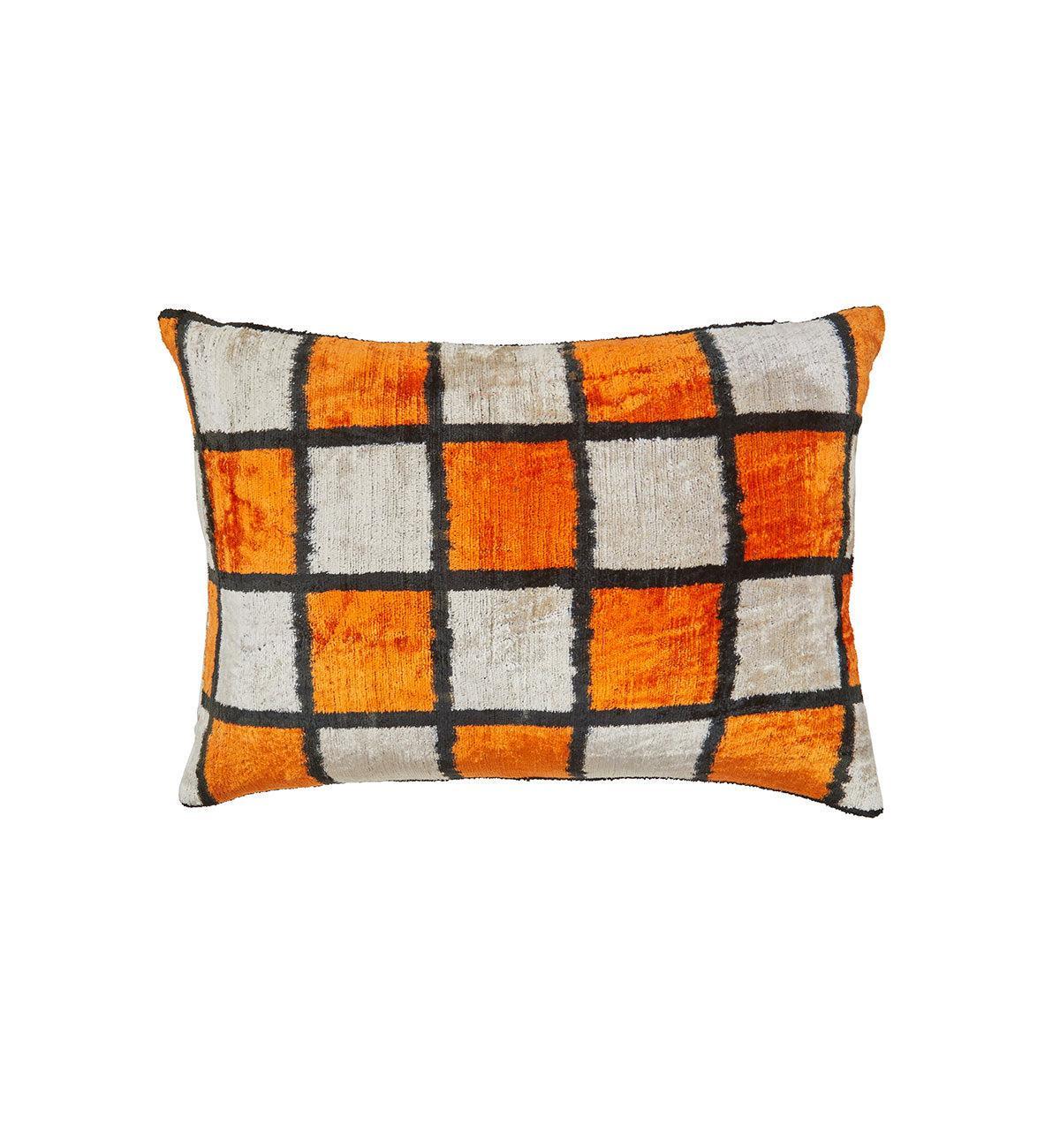 Zulta Cushion in Checkmate