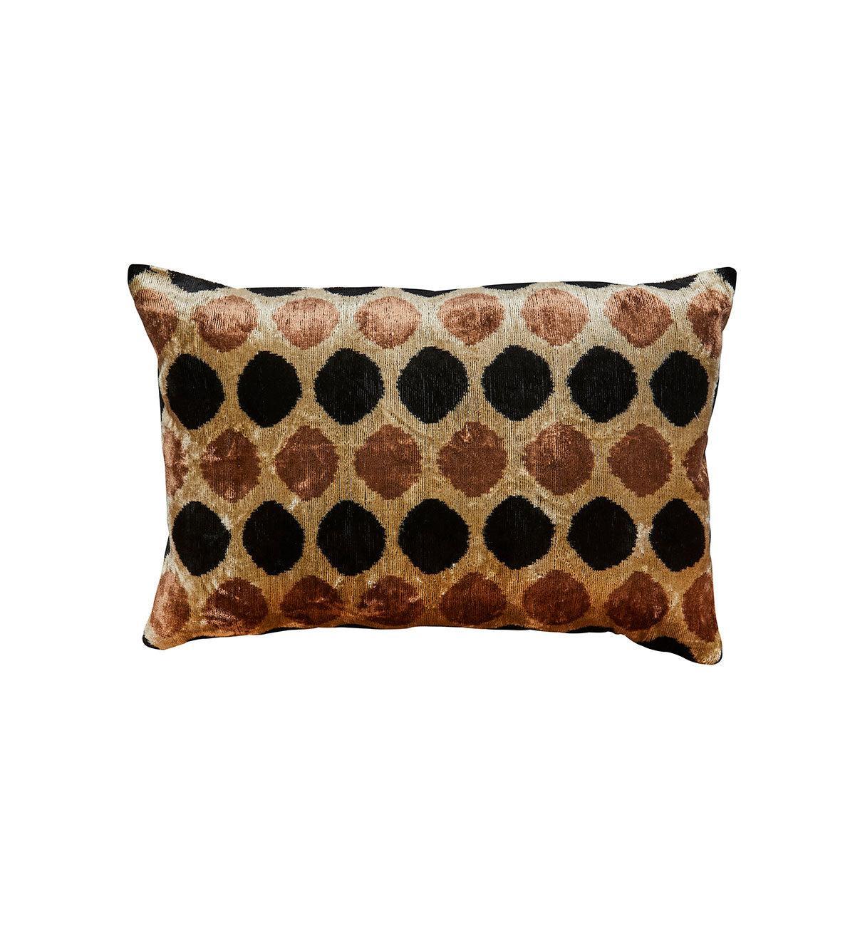 Zulta Cushion in Onyx Dots